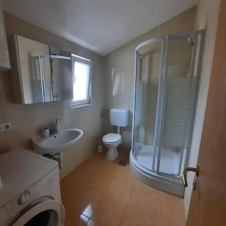 Ojdana Zivkovic * Rogoznica (Sibenik-Knin)