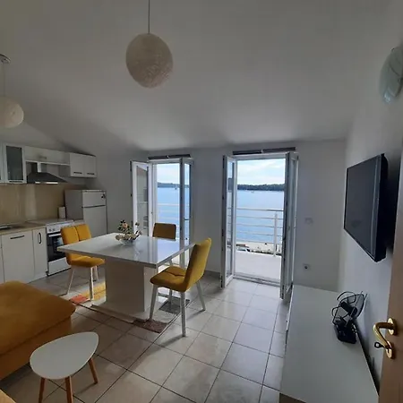 Ojdana Zivkovic Apartamento *