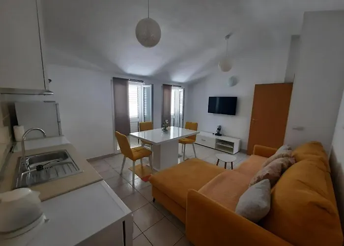 Ojdana Zivkovic * Rogoznica (Sibenik-Knin)